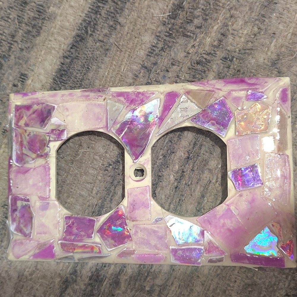 ⭐2 - Matching Switch Plates 1 Light Switch Plate 1 Outlet Plate